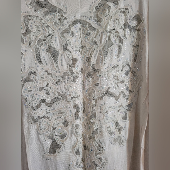 Women's size XL Daytrip shirt from Buckle, w/ lace, rhinestones, cross - Picture 3 of 6